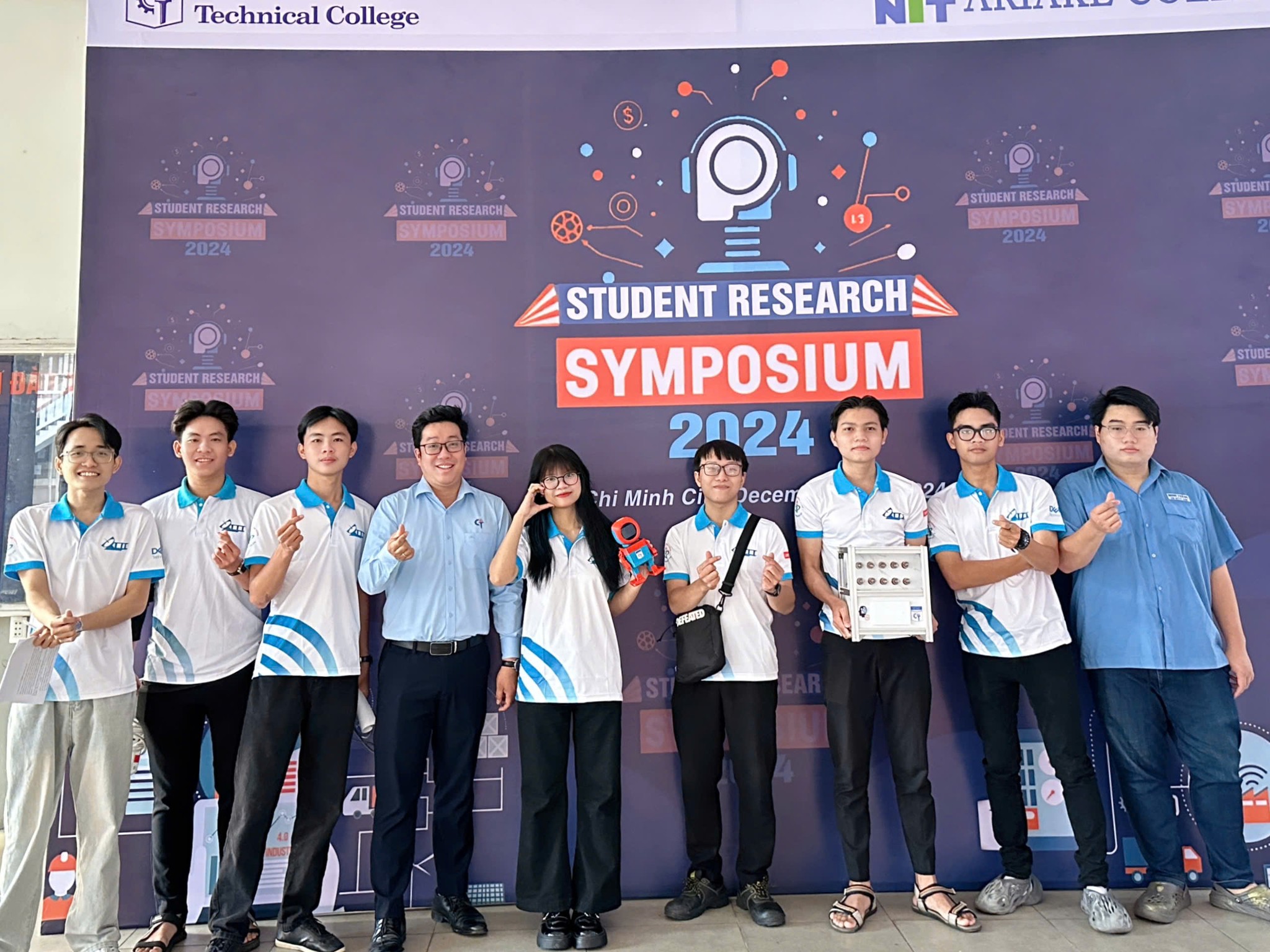 SV ngành CNKT Điện tử, truyền thông tích cực tham gia chương trình Student Research Symposium 2024