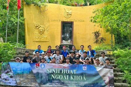 HOẠT ĐỘNG NGOẠI KHÓA CHO BAN CÁN SỰ LỚP NGÀNH CNKT ĐIỆN TỬ, TRUYỀN THÔNG