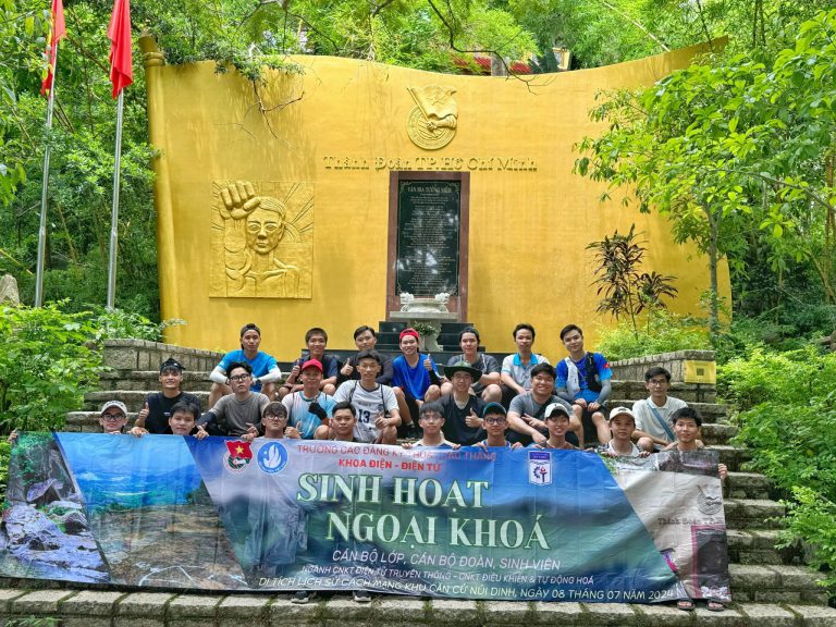 HOẠT ĐỘNG NGOẠI KHÓA CHO BAN CÁN SỰ LỚP NGÀNH CNKT ĐIỆN TỬ, TRUYỀN THÔNG